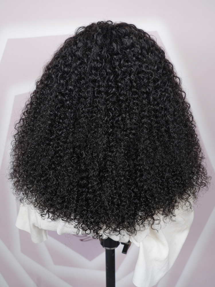 Full And Bouncy Wavy Wig